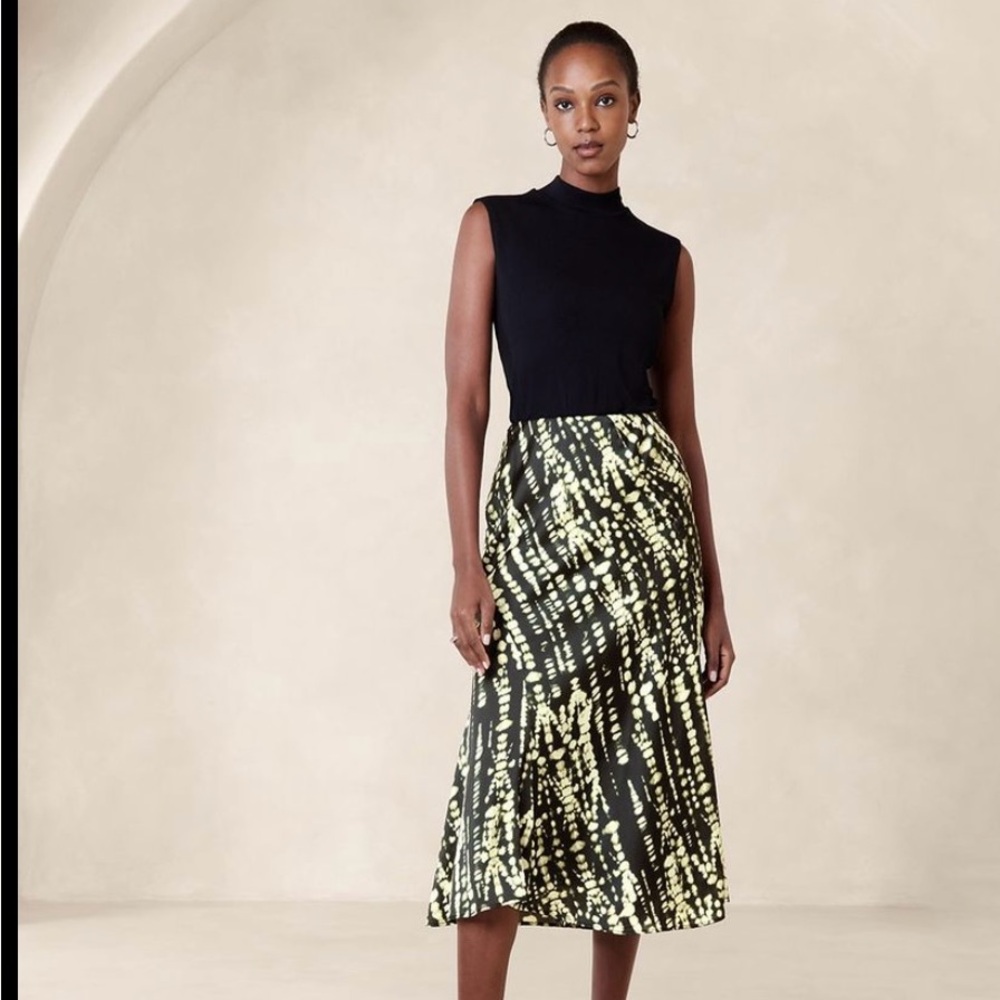 ASYM SEAM MIDI SLIP SKIRT